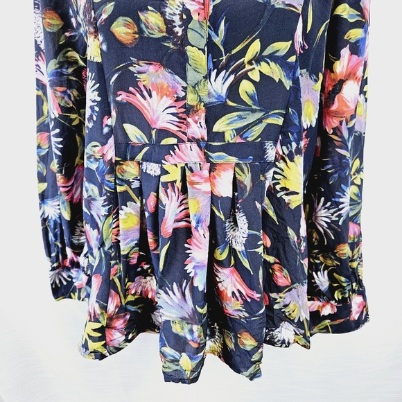 J. Crew Silk Pleated Floral Popover size Medium - Picture 7 of 11